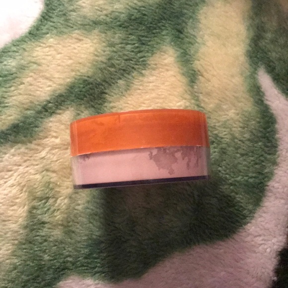 Coty Airspun Powder- Translucent - Picture 2 of 3